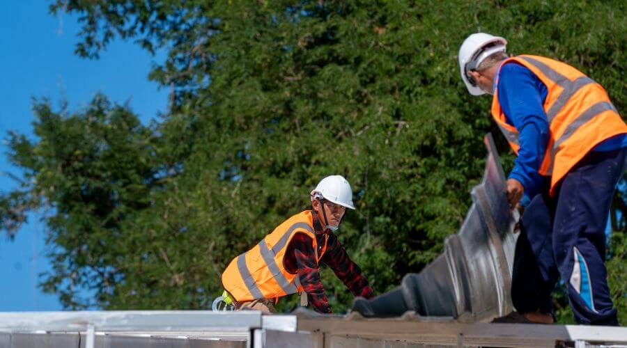 Professional gutter cleaning in Mayville, ND